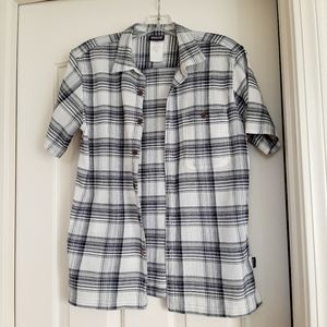 Patagonia Organic Cotton Puckerware Button Down Plaid Short Sleeves Shirt